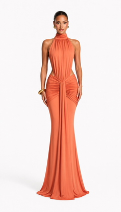 Vestido largo naranja de cuello halter, de cuerpo entero